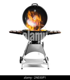 Grill mit Flammen auf weißem Hintergrund Stockfoto