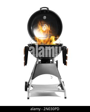 Grill mit Flammen auf weißem Hintergrund Stockfoto