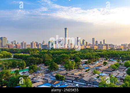 Traditionelles und modernes Bungalowgebäude guomao CBD Geschäftsviertel in Peking Stockfoto