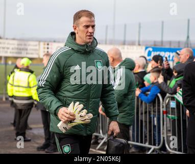 5. Februar 2023; McDiarmid Park, Perth, Schottland: Scottish Premiership Football, St. Johnstone gegen Celtic; Joe Hart von Celtic Stockfoto