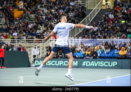 Athen, Lombardei, Griechenland. 5. Februar 2023. PETROS TSITSIPAS von Griechenland am zweiten Tag des Davis Cup World Group I Play-off zwischen Griechenland und Ecuador im Olympischen Athletikzentrum von Athen „Spiros Louis“ am 5. Februar 2023 in Athen, Griechenland. (Kreditbild: © Stefanos Kyriazis/ZUMA Press Wire) NUR REDAKTIONELLE VERWENDUNG! Nicht für den kommerziellen GEBRAUCH! Stockfoto