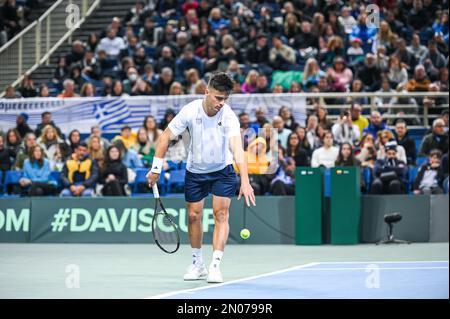 Athen, Lombardei, Griechenland. 5. Februar 2023. PETROS TSITSIPAS von Griechenland am zweiten Tag des Davis Cup World Group I Play-off zwischen Griechenland und Ecuador im Olympischen Athletikzentrum von Athen „Spiros Louis“ am 5. Februar 2023 in Athen, Griechenland. (Kreditbild: © Stefanos Kyriazis/ZUMA Press Wire) NUR REDAKTIONELLE VERWENDUNG! Nicht für den kommerziellen GEBRAUCH! Stockfoto