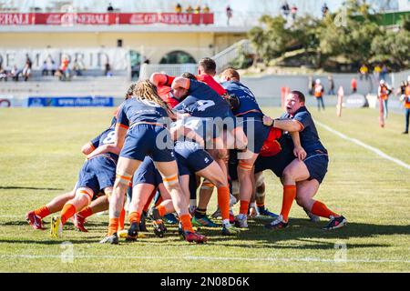 Madrid, Madrid, Spanien. 5. Februar 2023. Spanische und holländische Teams während des Rugby-Spiels zwischen Nationalmannschaften Spaniens und Hollands, das am Sonntag, den 05. Februar 2023, in Madrid, Spanien, auf der Estadio Nacional gefeiert wurde. Gültig für die Rugby-Europameisterschaft (Kreditbild: © Alberto Gardin/ZUMA Press Wire), NUR REDAKTIONELLE VERWENDUNG! Nicht für den kommerziellen GEBRAUCH! Stockfoto