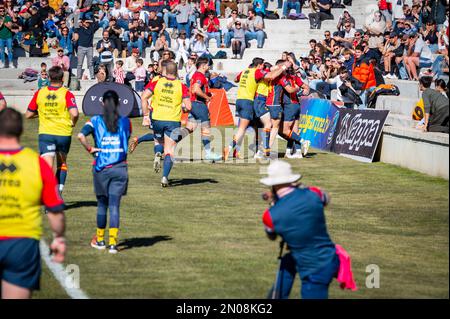 Madrid, Madrid, Spanien. 5. Februar 2023. Die spanische Rugby-Mannschaft feiert den Sieg während des Rugby-Spiels zwischen den Nationalmannschaften von Spanien und Holland, das am Sonntag, den 05. Februar 2023, im Estadio Nacional in Madrid, Spanien, gefeiert wurde. Gültig für die Rugby-Europameisterschaft (Abbild: © Alberto Gardin/ZUMA Press Wire), REDAKTIONELLE VERWENDUNG! Nicht für den kommerziellen GEBRAUCH! Stockfoto