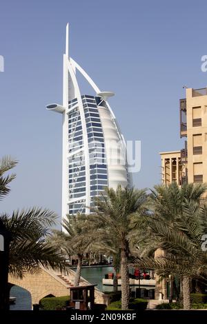 Dubai, Vereinigte Arabische Emirate - 29. Januar 2017: Burj Al Arab View von Madinat Jumeirah Stockfoto