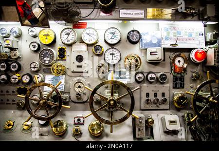 Das Bedienfeld eines Schiffes Stockfoto