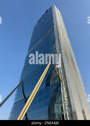 Ein fantastischer Blick auf den Isozaki-Turm in Mailand, Italien Stockfoto