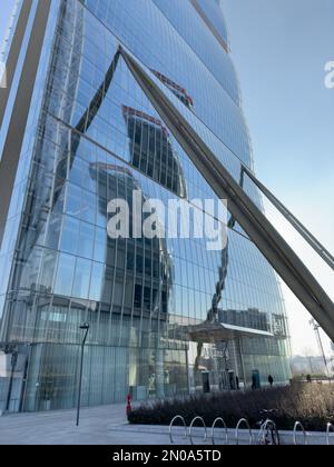 Ein fantastischer Blick auf den Isozaki-Turm in Mailand, Italien Stockfoto