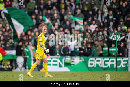 5. Februar 2023; McDiarmid Park, Perth, Schottland: Scottish Premiership Football, St. Johnstone gegen Celtic; Joe Hart von Celtic Stockfoto