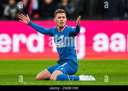 Rotterdam - Thorgan Hazard von PSV Eindhoven während des Spiels Feyenoord gegen PSV Eindhoven am 5. Februar 2023 im Stadion Feijenoord De Kuip in Rotterdam, Niederlande. (Box zu Box Pictures/Tom Bode) Stockfoto