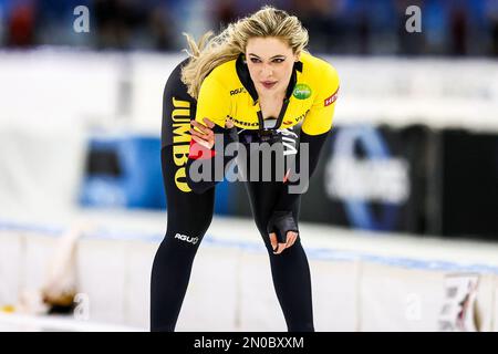 HERENVEEN - Jutta Leerdam in Aktion auf den 1000 Metern während des dritten Tages der NK-Entfernungen in Thialf. ANP VINCENT JANNINK Stockfoto