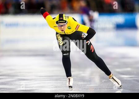 HERENVEEN - Jutta Leerdam in Aktion auf den 1000 Metern während des dritten Tages der NK-Entfernungen in Thialf. ANP VINCENT JANNINK Stockfoto