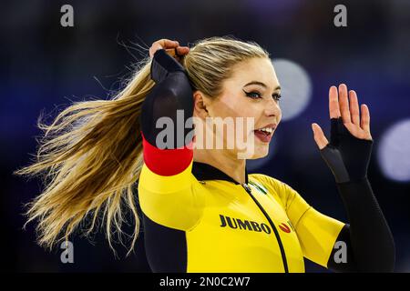 HERENVEEN - Jutta Leerdam in Aktion auf den 1000 Metern während des dritten Tages der NK-Entfernungen in Thialf. ANP VINCENT JANNINK Stockfoto