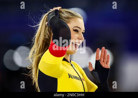 HERENVEEN - Jutta Leerdam in Aktion auf den 1000 Metern während des dritten Tages der NK-Entfernungen in Thialf. ANP VINCENT JANNINK Stockfoto