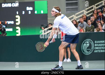 Athen, Lombardei, Griechenland. 5. Februar 2023. STEFANOS TSITSIPAS von Griechenland am 2. Tag des Davis Cup World Group I Play-off zwischen Griechenland und Ecuador im Olympischen Athletikzentrum von Athen „Spiros Louis“ am 5. Februar 2023 in Athen, Griechenland. (Kreditbild: © Stefanos Kyriazis/ZUMA Press Wire) NUR REDAKTIONELLE VERWENDUNG! Nicht für den kommerziellen GEBRAUCH! Stockfoto