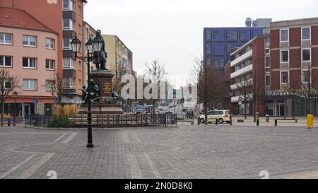 Bremerhaven, Deutschland - 21. Oktober 2018: Bronzestatue des Stadtgründers Johann Smidt am Herbsttag. Stockfoto