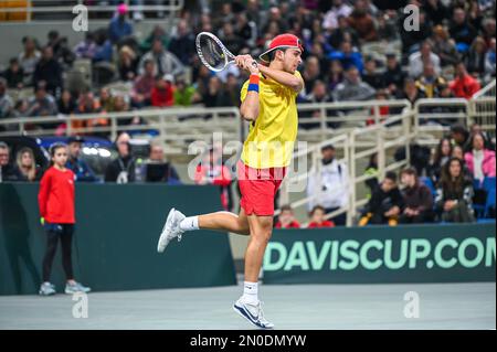 Athen, Lombardei, Griechenland. 5. Februar 2023. ANDRES ANDRADE von Ecuador am 2. Tag des Davis Cup World Group I Play-off zwischen Griechenland und Ecuador im Olympischen Athletikzentrum von Athen „Spiros Louis“ am 5. Februar 2023 in Athen, Griechenland. (Kreditbild: © Stefanos Kyriazis/ZUMA Press Wire) NUR REDAKTIONELLE VERWENDUNG! Nicht für den kommerziellen GEBRAUCH! Stockfoto