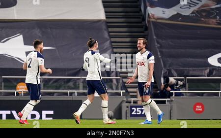 Dateifoto vom 07.-03-2021 von Tottenham Hotspur's Harry Kane, der das dritte Tor seiner Seite gegen Crystal Palace feiert. Kane genoss eine unvergessliche Saison 2020-21 und war auf seinem besten Jahrgang, als er 4-1 den Crystal Palace in der Zeit hinter verschlossenen Türen überzeugte. Harry Kane ist allein als Tottenhams Rekord-Torschütze ausgezogen und hat am Sonntag Jimmy Greaves' Zeichen von 266 mit dem Eröffner gegen Manchester City übertroffen. Ausgabedatum: Sonntag, 5. Februar 2023. Stockfoto