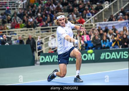 Athen, Lombardei, Griechenland. 5. Februar 2023. STEFANOS TSITSIPAS von Griechenland am 2. Tag des Davis Cup World Group I Play-off zwischen Griechenland und Ecuador im Olympischen Athletikzentrum von Athen „Spiros Louis“ am 5. Februar 2023 in Athen, Griechenland. (Kreditbild: © Stefanos Kyriazis/ZUMA Press Wire) NUR REDAKTIONELLE VERWENDUNG! Nicht für den kommerziellen GEBRAUCH! Stockfoto