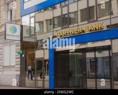 Salzburg, Österreich - 6. August 2022 : die Fassade der Partnerbank konzentriert sich auf die Bereitstellung umfassender Dienstleistungen für Finanzberater in den Bereichen Finanzplanung, Vermögensverwaltung und Wohlstandsförderung. Stockfoto