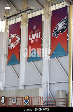 Arizona, USA, USA. 5. Februar 2023. (INT) Ankunft von Kansas Players für SuperBowlLVII auf der Goldwater Air National Guard Base-Arizona. 05. Februar 2023, Phoenix, Arizona, USA: Die Ankunft von Kansas City Chiefs Players auf der Goldwater Air National Guard Base-Arizona für das SuperBowlLVII-Spiel gegen die Philadelphia Eagles findet am 12. Februar im Stadion State Farm statt. Guthaben: Niyi Fote /Thenews2 (Bild: © Niyi Fote/TheNEWS2 via ZUMA Press Wire) NUR ZUR REDAKTIONELLEN VERWENDUNG! Nicht für den kommerziellen GEBRAUCH! Stockfoto