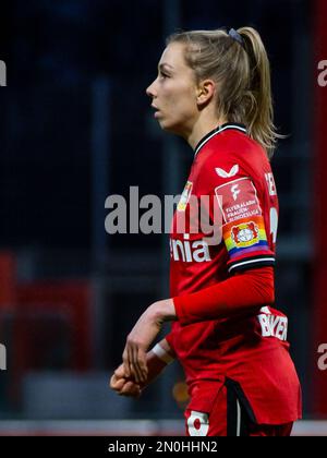 Leverkusen, Deutschland. 05. Februar 2023. Leverkusen, Deutschland, Februar 5. 2023 Elisa Senss (6 Leverkusen) während des Frauen Bundesliga Spiels zwischen Bayer 04 Leverkusen und SV Werder Bremen im Ulrich Haberland Stadion in Leverkusen, Deutschland (Tatjana Herzberg/SPP) Kredit: SPP Sport Press Photo. Alamy Live News Stockfoto