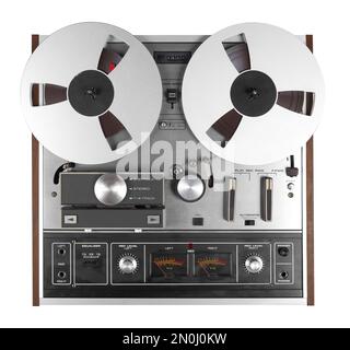 Vintage-Musik und -Sound – Videorecorder auf Rolle mit isoliertem weißem Hintergrund. Stockfoto