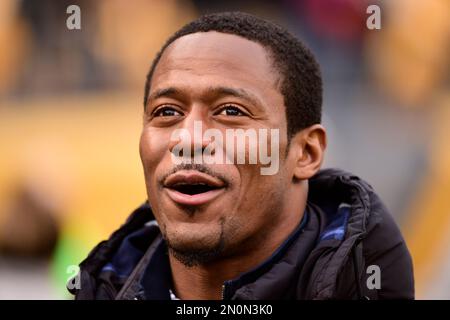 Pittsburgh Steelers running back Willie Parker (39) gets away from New  Orleans Saints cornerback Mike McKenzie (34) for a fourth quarter touchdown  in NFL football in Pittsburgh, Sunday, Nov. 12, 2006. Parker