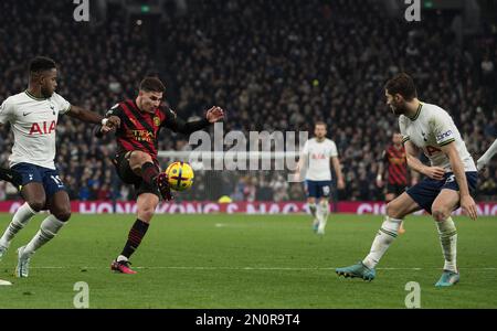 London, Großbritannien. 05. Februar 2023. Julian Alvarez aus Manchester City (c) in Aktion. Spiel der Premier League, Tottenham Hotspur gegen Manchester City im Tottenham Hotspur Stadium in London am Sonntag, den 5. Februar 2023. Dieses Bild darf nur zu redaktionellen Zwecken verwendet werden. Nur redaktionelle Verwendung, Lizenz für kommerzielle Verwendung erforderlich. Keine Verwendung bei Wetten, Spielen oder Veröffentlichungen von Clubs/Ligen/Spielern. Bild von Sandra Mailer/Andrew Orchard Sportfotografie/Alamy Live News Credit: Andrew Orchard Sportfotografie/Alamy Live News Stockfoto