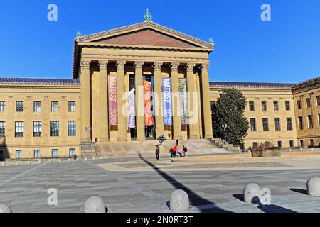 Das Hauptgebäude des Philadelphia Museum of Art am Benjamin Franklin Parkway in Philadelphia, Pennsylvania, am 26. Dezember 2022. Stockfoto