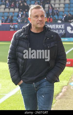 Trainer André Breitenreiter/TSG 1899 HoffenheimVfL Bochum vs. TSG 1899 Hoffenheim, 1.BL, 04.02.2023 Vonovia Ruhrstadion Bochum, DFB-VORSCHRIFTEN VERBIETEN DIE VERWENDUNG VON FOTOS ALS BILDSEQUENZEN UND/ODER QUASI-VIDEO. Honorarpflichtiges Foto, gebührenpflichtiges Bild, Copyright © ATP STIEFEL Udo BOCHUM, Deutschland - 04. Februar 2023: Trainer André Breitenreiter/TSG 1899 Hoffenheim, Bundesliga-Fußballspiel zwischen VfL Bochum 1848 und TSG Hoffenheim am 04 im Ruhrswtadion Bochum. 2023. Februar, Deutschland. DFL, Fussball (Foto und Copyright @ ATP images/STIEFEL Udo (STIEFEL Udo/ATP/SPP) Stockfoto