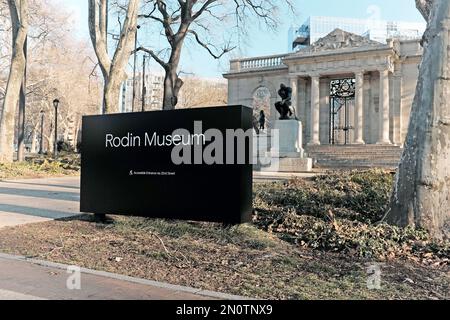 Das 1929 eröffnete Rodin Museum in Philadelphia, Pennsylvania, beherbergt eine der größten Sammlungen von Skulpturen von Auguste Rodin außerhalb von Paris. Stockfoto