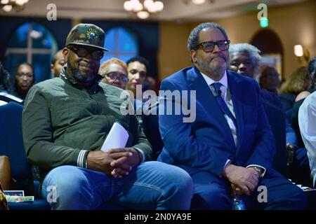 Miramar, USA. 04. Februar 2023. MIRAMAR, FLORIDA - 04 28. FEBRUAR: Luther Campbell und Michael Eric Dyson nehmen am 04. Februar 2023 im Miramar Cultural Center in Hallandale, Florida, am Kaminchat des Black History Month mit Michael Eric Dyson und Luther Campbell Teil. (Foto: JL/Sipa USA) Guthaben: SIPA USA/Alamy Live News Stockfoto