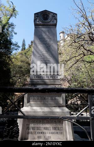 Mexiko-Stadt, Mexiko. 05. Februar 2023. 5. Februar 2023, Mexiko-Stadt, Mexiko: Obelisk to the Children Heroes in Chapultepec Castle in Mexico City. Am 5. Februar 2023 in Mexico City, Mexiko (Foto: Luis Barron/Eyepix Group/Sipa USA). Kredit: SIPA USA/Alamy Live News Stockfoto