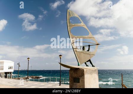 Monument für Windsurffrauen in Pozo Izquierdo, Gran Canaria, den Kanarischen Inseln, Spanien, Europa Stockfoto