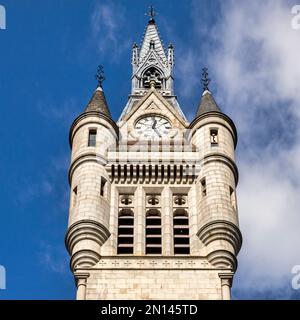 Uhrenturm im Aberdeen Town House oder Rathaus. Erbaut im Jahr 1874 in Granit, für den die Stadt berühmt ist von Peddie und Kinnear. Stockfoto