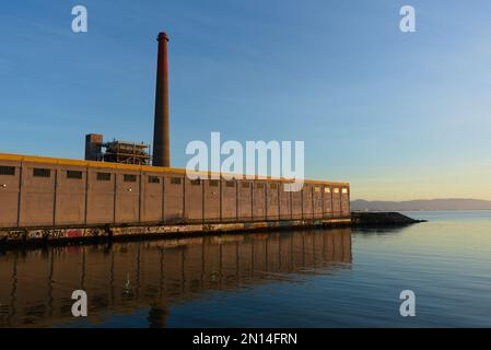 DHL Express Service Point am Ufer der San Francisco Bay. San Francisco, Kalifornien, USA Stockfoto