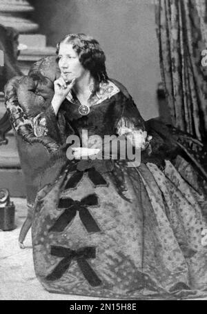 Harriet Beecher Stowe (1811-1896), amerikanische Autorin von Onkel Toms Hütte. (Foto c1862) Stockfoto