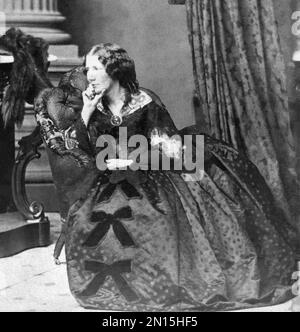 Harriet Beecher Stowe (1811-1896), amerikanische Autorin von Onkel Toms Hütte. (Foto c1862) Stockfoto