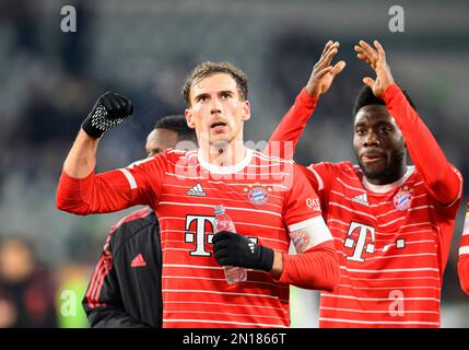 Finaljubilation M, links-rechts Leon GORETZKA (M), Alphonso DAVIES (M) Fußball 1. Bundesliga, 19. Spieltag, VfL Wolfsburg (WOB) - FC Bayern München (M) 2: 4, am 5. Februar 2023 in Wolfsburg/Deutschland. #DFL-Vorschriften verbieten die Verwendung von Fotografien als Bildsequenzen und/oder quasi-Video # Stockfoto