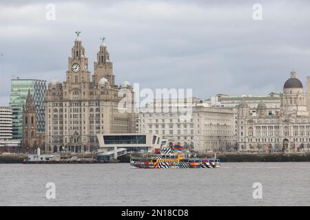 Allgemeiner Blick auf die Hafengebäude von Liverpool einschließlich Royal Liver Building, Museum of Liverpool, ACC Convention Centre, M&S Bank Arena, Großbritannien. Stockfoto