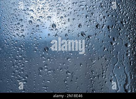 Wassertropfen auf Glas abstrakten Hintergrund Stockfoto