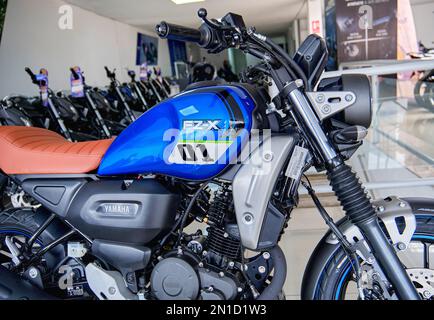 Lima, Peru 2023. Shop Yamaha, FZX Connected Motorrad ist im Yamaha Shop ausgestellt Stockfoto