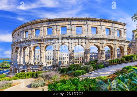 Pula, Kroatien. Antike Ruinen des römischen Amphitheaters, Halbinsel Istrien. Stockfoto