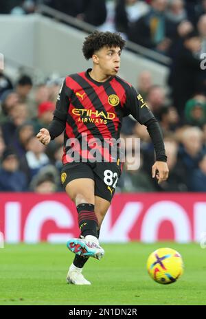 Rico Lewis von Manchester City während des Fußballspiels der englischen Premier League zwischen Tottenham Hotspur und Manchester City im Tottenham Hotspur Stadium Stockfoto