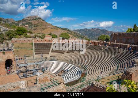 Blick auf das griechische Theater in Taormina, Taormina, Sizilien, Italien, Mittelmeer, Europa Stockfoto