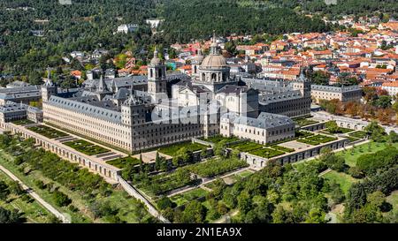 Aerial of El Escorial (königliche Stätte San Lorenzo de El Escorial), UNESCO-Weltkulturerbe, nahe Madrid, Spanien, Europa Stockfoto