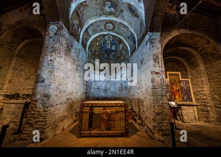 Romanische Kircheninnenseite, Sant Climent de Taull, UNESCO-Weltkulturerbe, Vall de Boi, Katalonien, Spanien, Europa Stockfoto