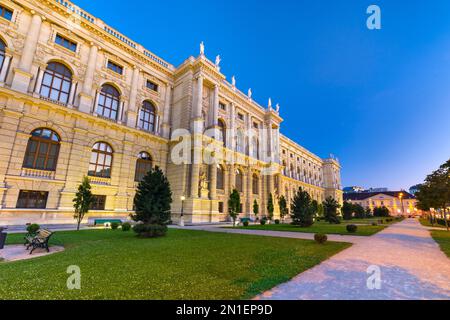 Naturkundemuseum in der Abenddämmerung, Bellariastrasse, Innere Stadt, Wien, Österreich, Europa Stockfoto