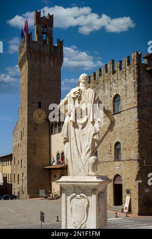 Rathaus und Ferdinando I de Medici Statue, Arezzo, Toskana, Italien, Europa Stockfoto